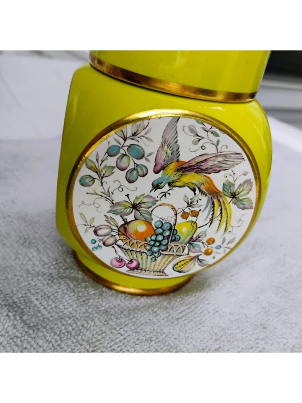 Carlton Ware Yellow Lidded Ginger Jar, Bird Fruit Design Made In England 5" - Picture 8 of 9